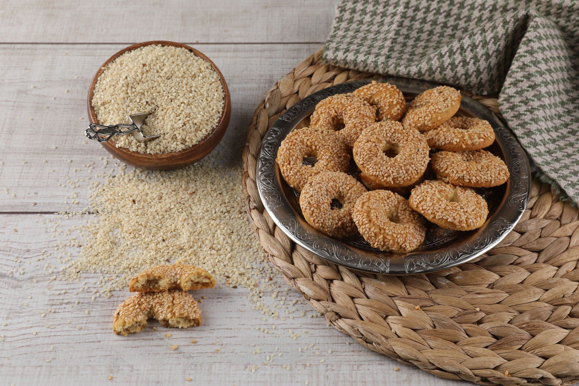 Susamlı Halka Kahke